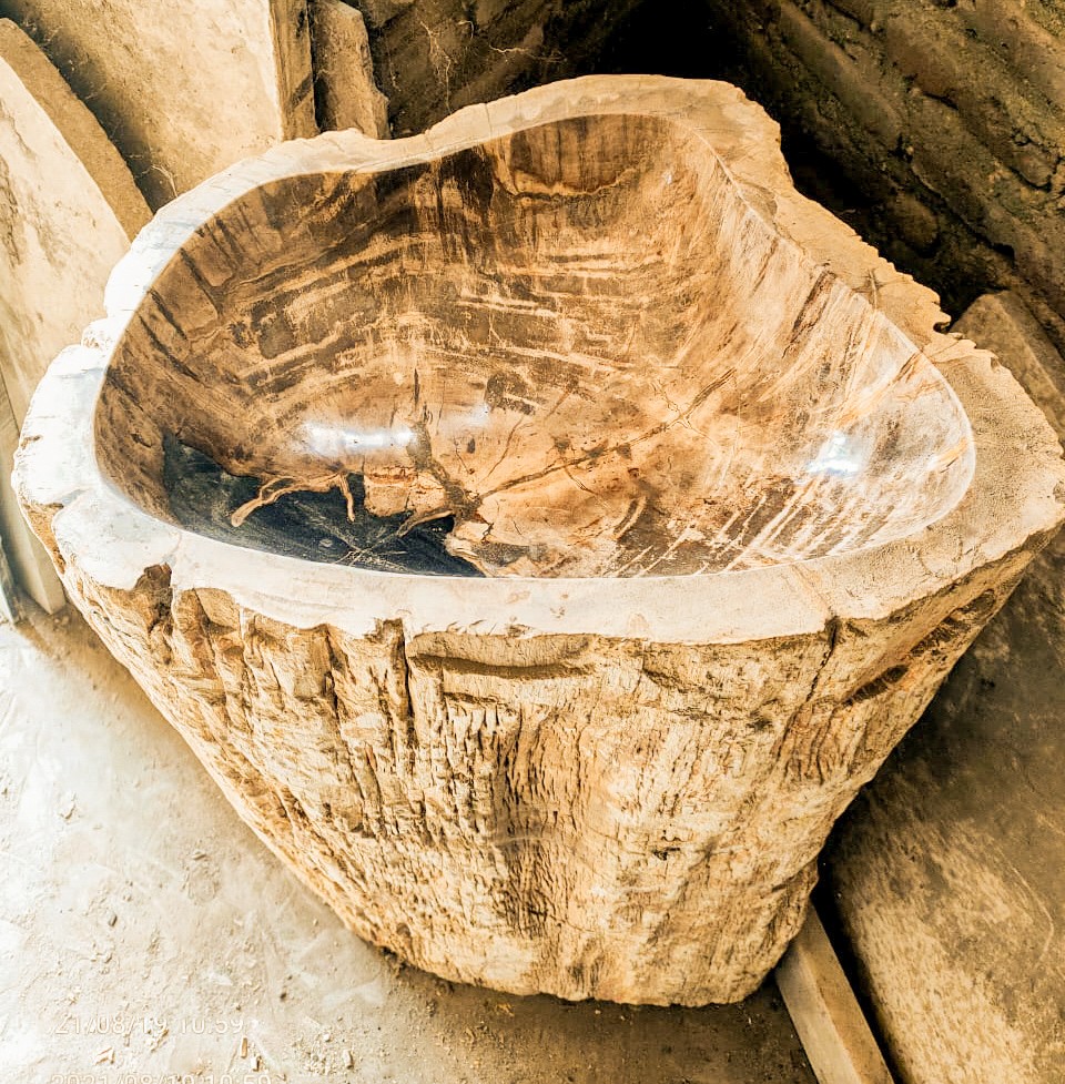 Petrified Wood Pedestal Sink – 90 x 55-60cm