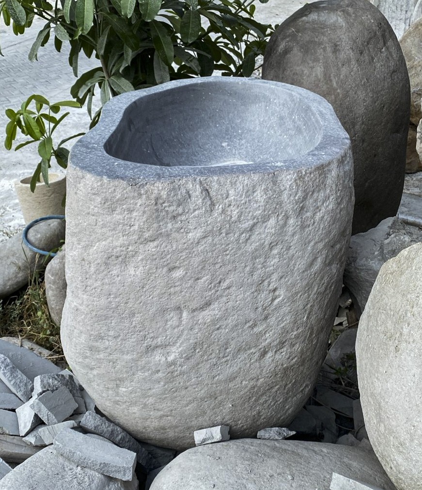 Natural River Stone Pedestal Sink 4 – 90 x 86 x 63cm.